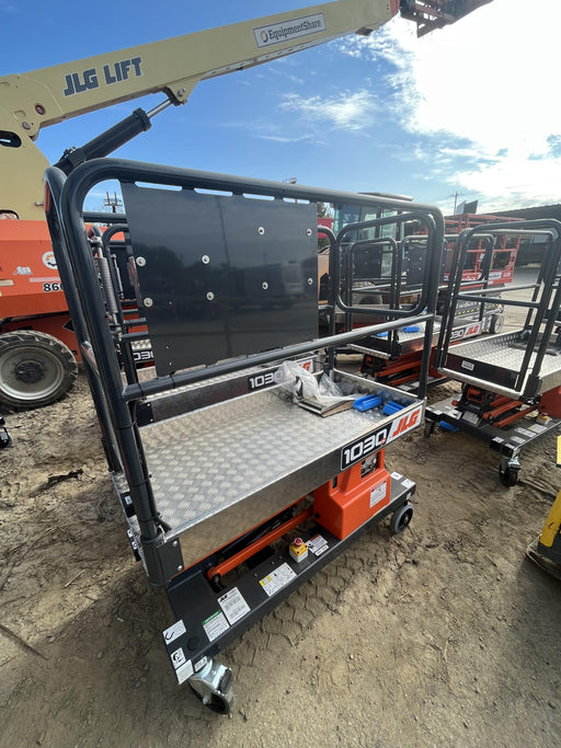 2023 JLG 1030P