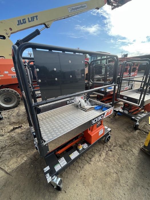 2023 JLG 1030P
