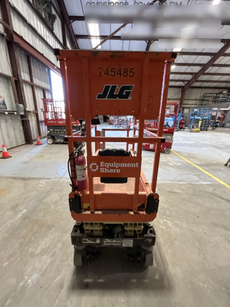 2022 JLG ES1330L
