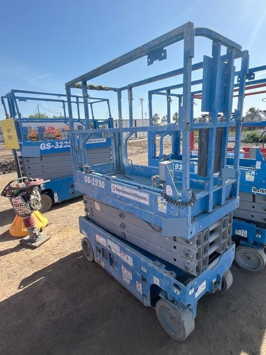 2020 Genie GS-1930 Solid Non Marking Tires, Beacon, Folding rails with half height swing gate, 800W Inverter