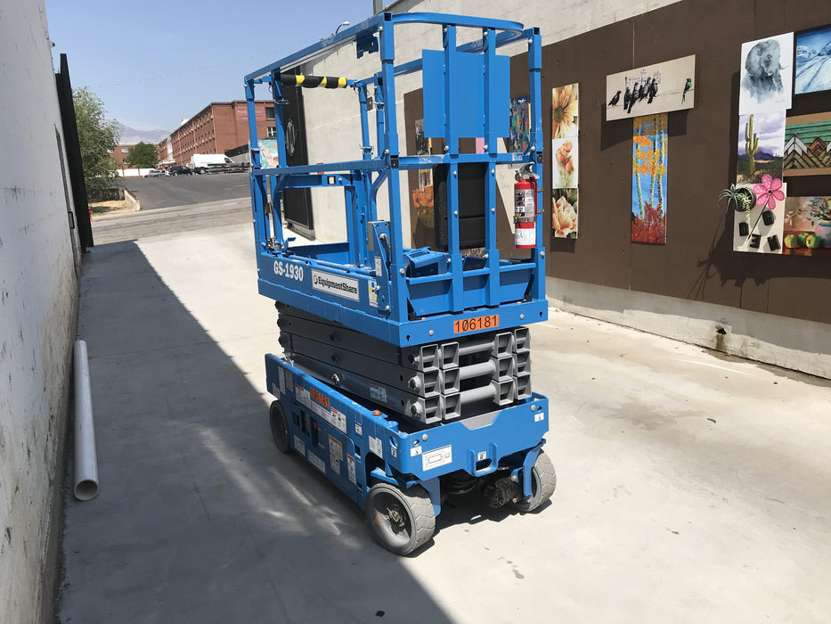 2020 Genie GS-1930 Solid Non Marking Tires, Beacon, Folding rails with half height swing gate, 800W Inverter