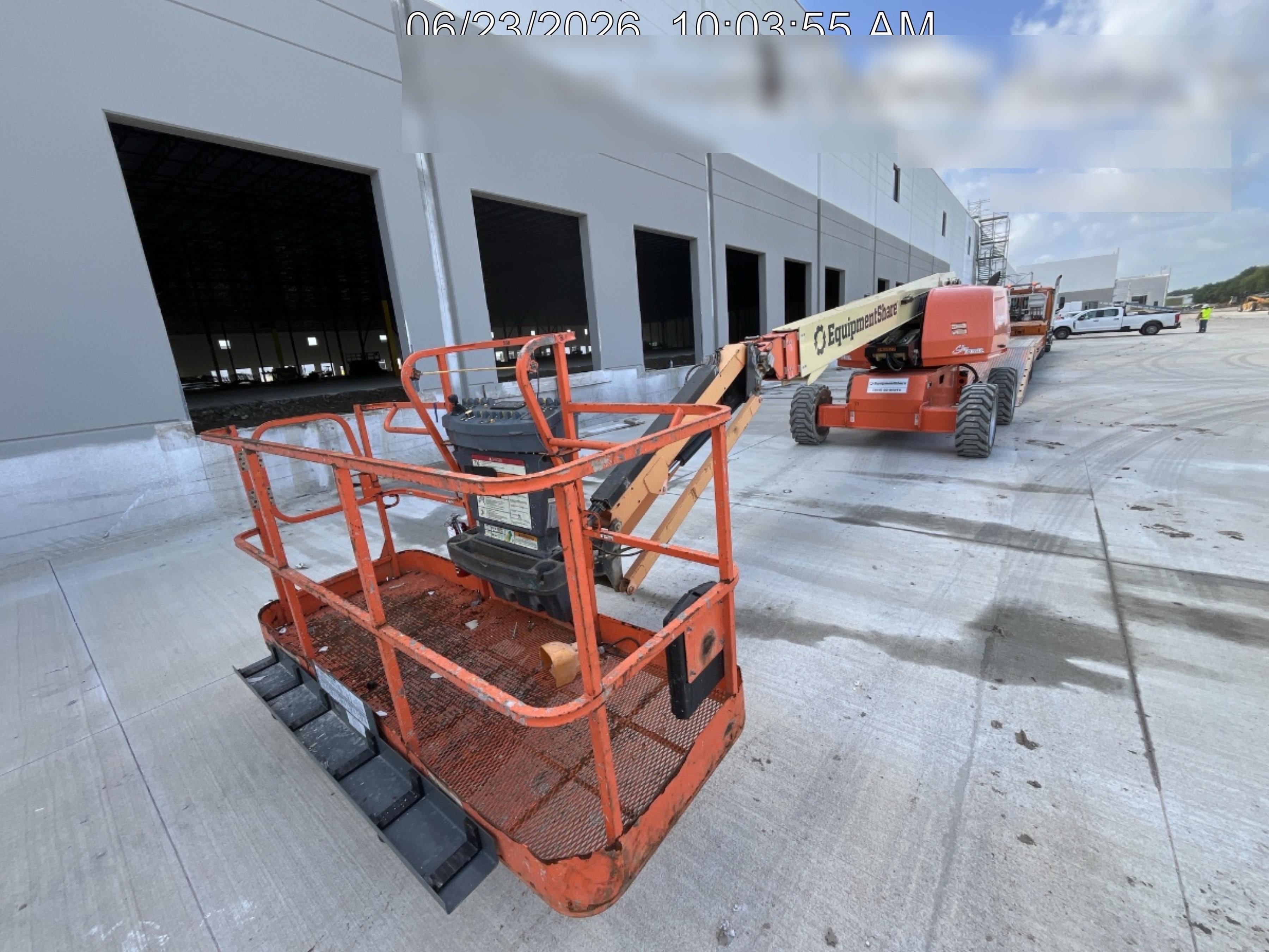 2023 JLG 660SJ