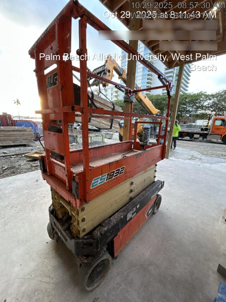 2022 JLG ES1932