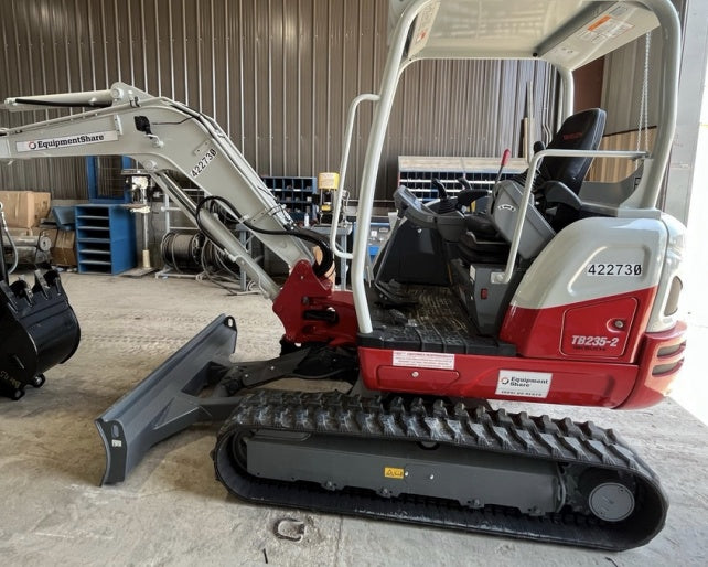 2024 TAKEUCHI TB235-2R