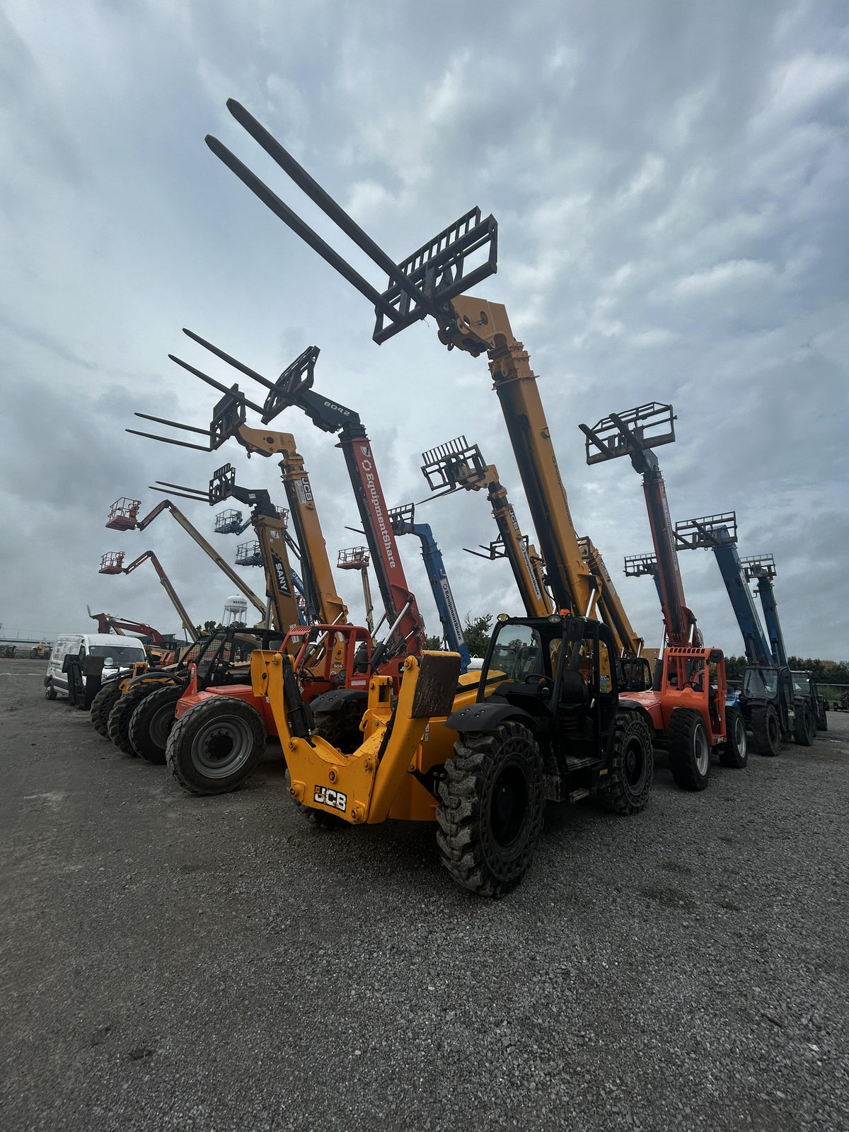 2023 JCB 510-56