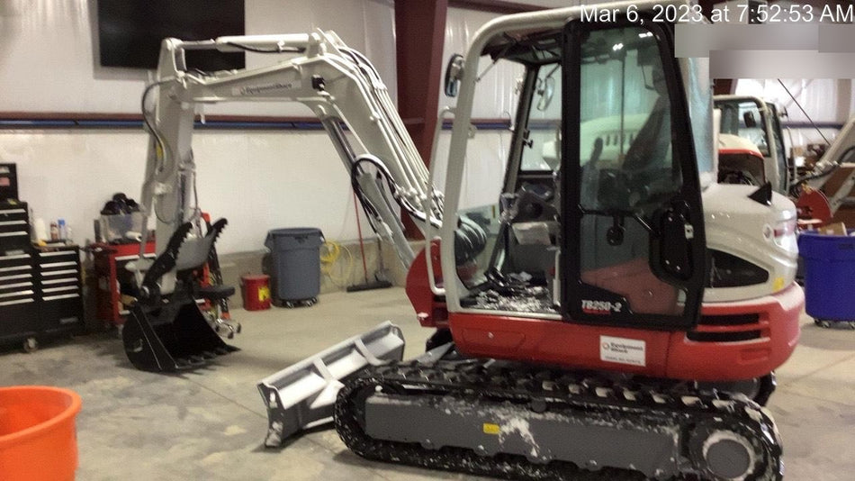 2023 TAKEUCHI TB250-2CR