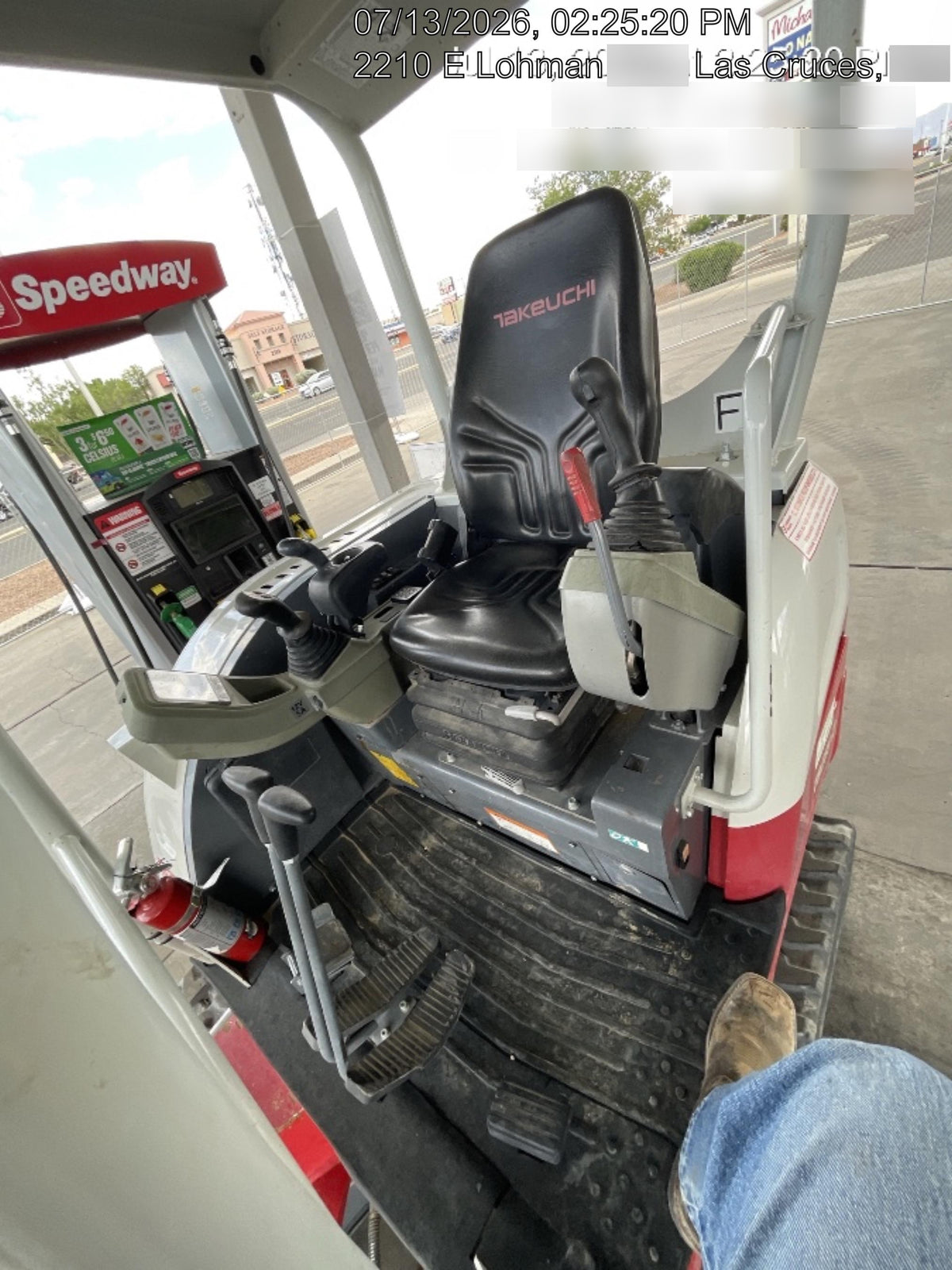 2023 TAKEUCHI TB235-2R