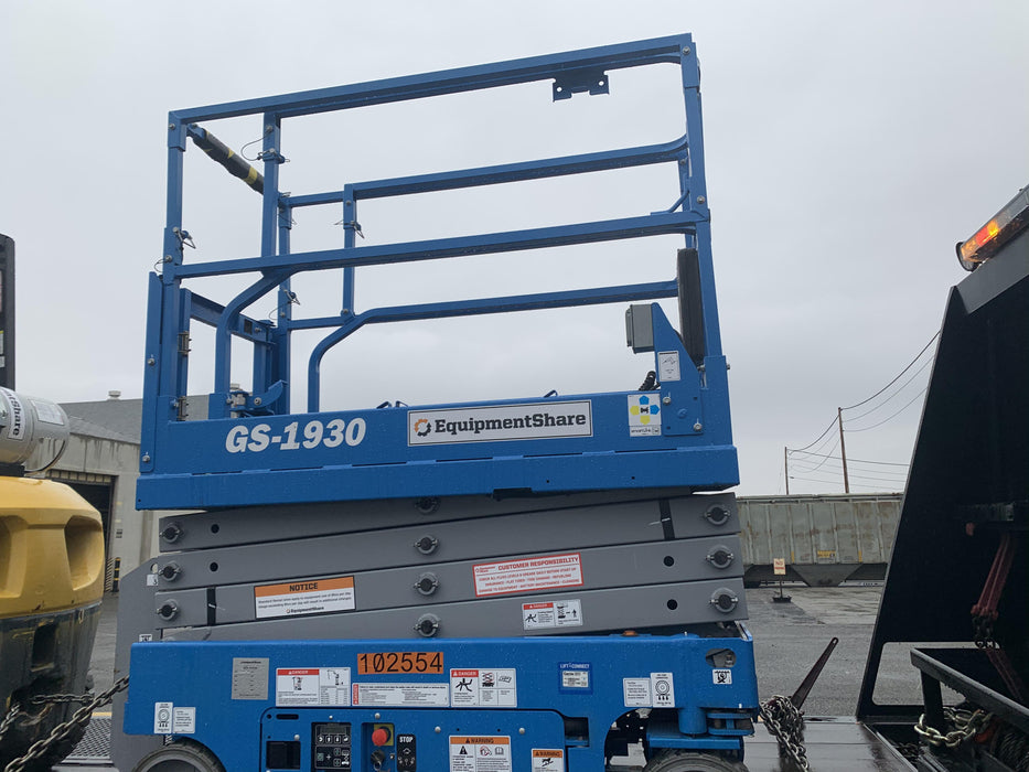 2020 Genie GS-1930 Solid Non Marking Tires, Beacon, Folding rails with half height swing gate, 800W Inverter