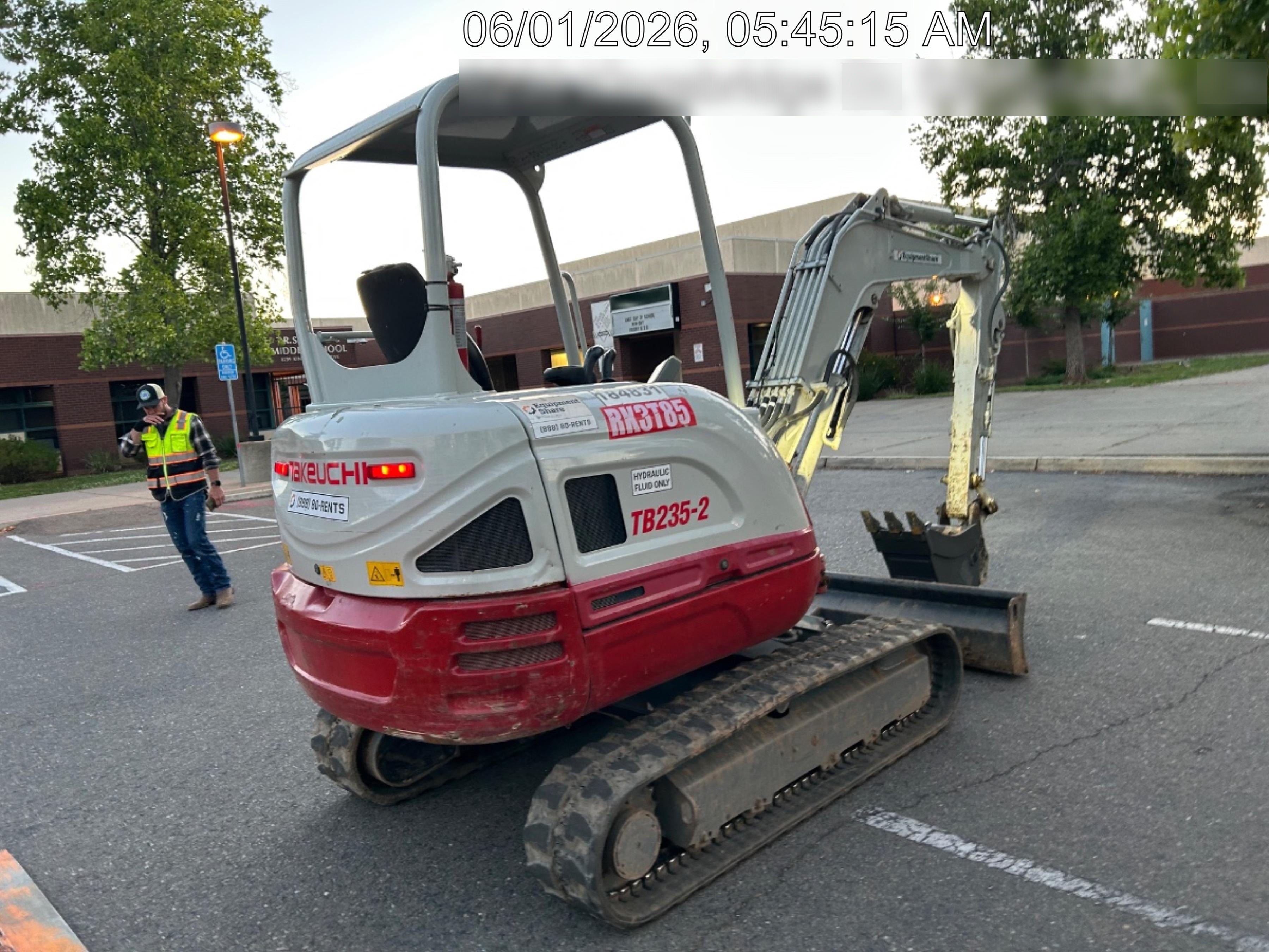 2021 TAKEUCHI TB235-2R