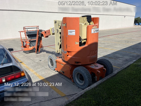 2019 JLG E300AJP
