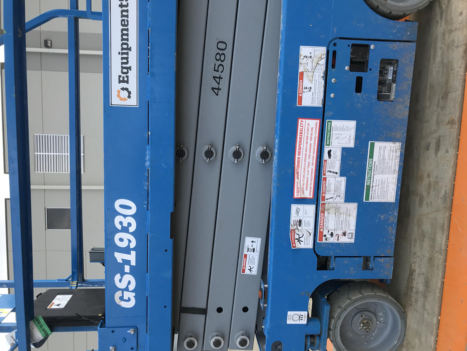 2019 Genie GS-1930 Fixed rails with chain Entry