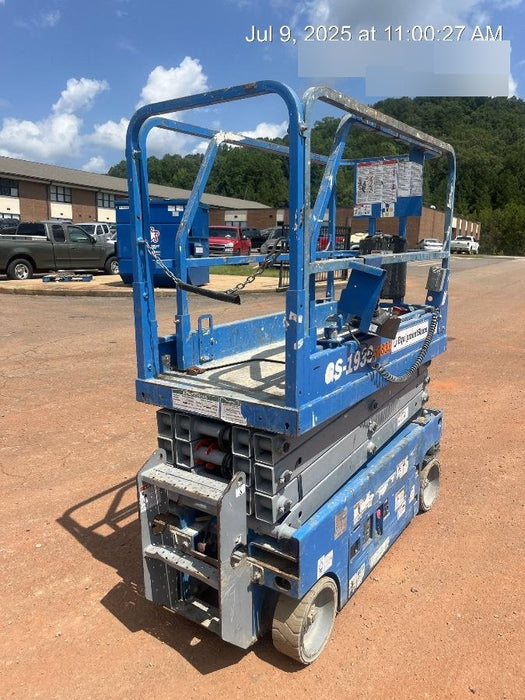 2019 Genie GS-1930 Fixed Rails with Chain Entry