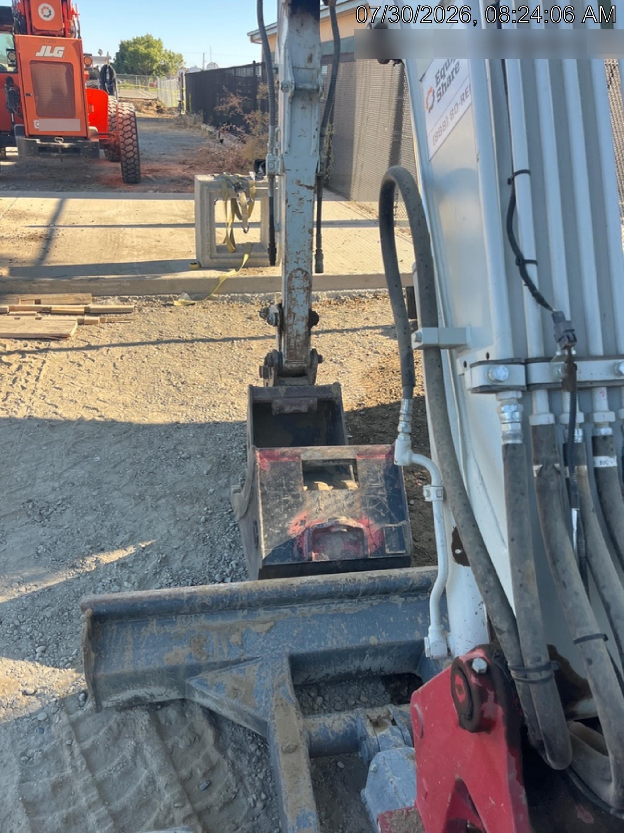 2021 TAKEUCHI TB235-2R