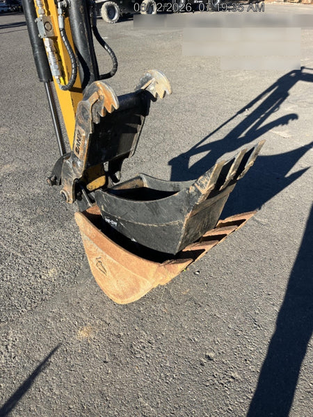2022 PALADIN 18" Tooth Bucket, Paladin