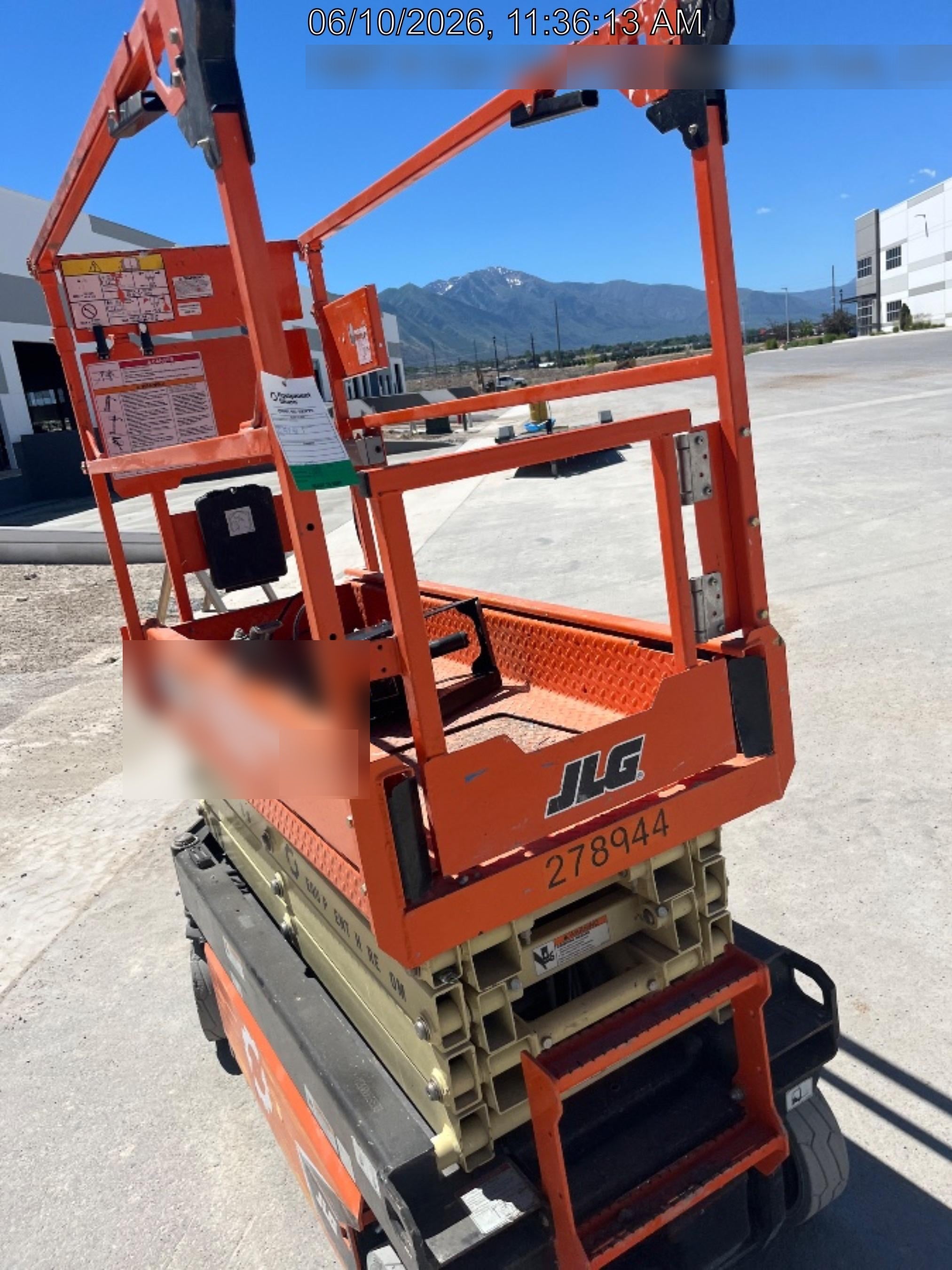2022 JLG ES1932