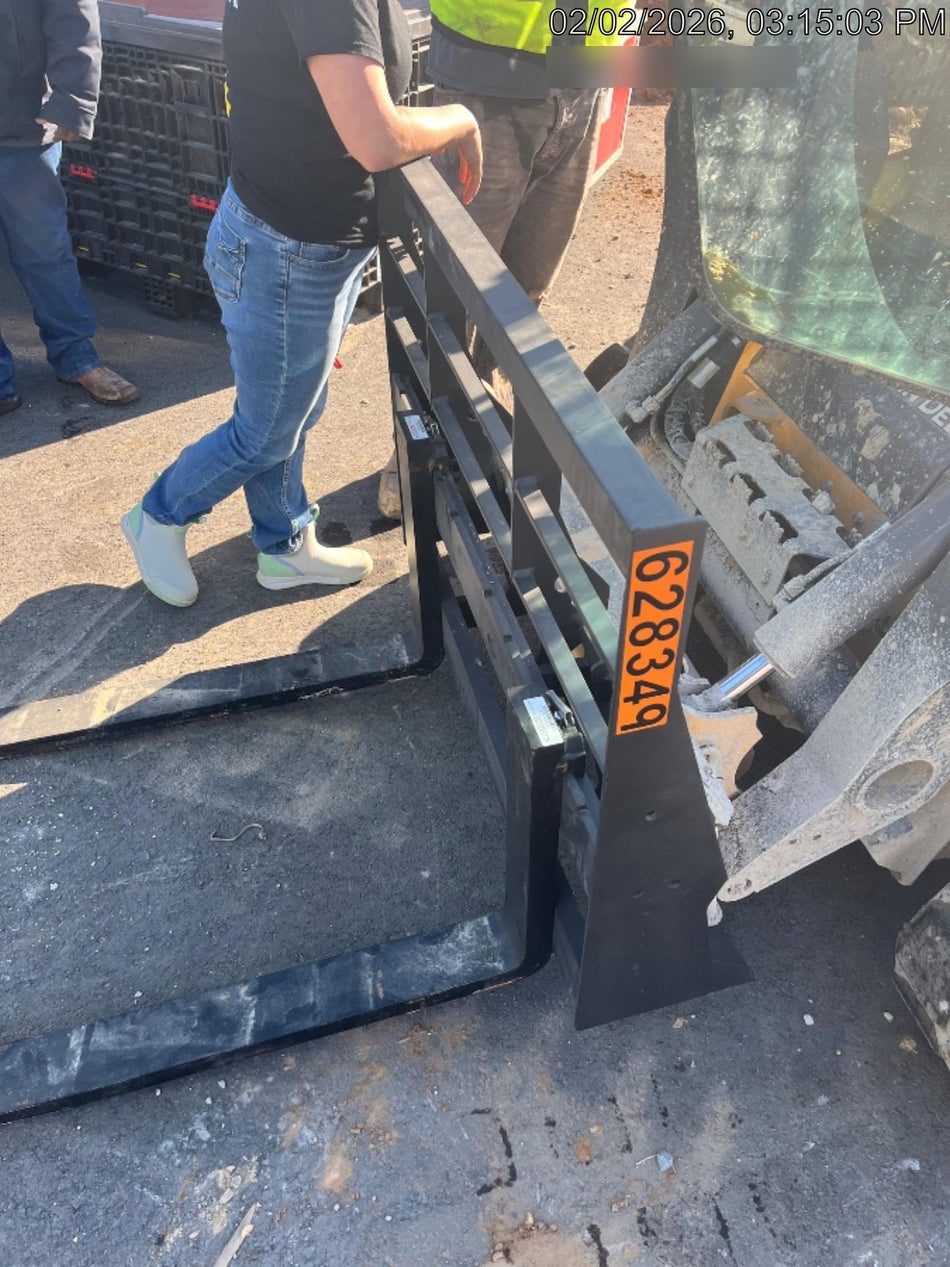 2025 ARROW MATERIAL HANDLING 60" Pallet Forks - Arrow