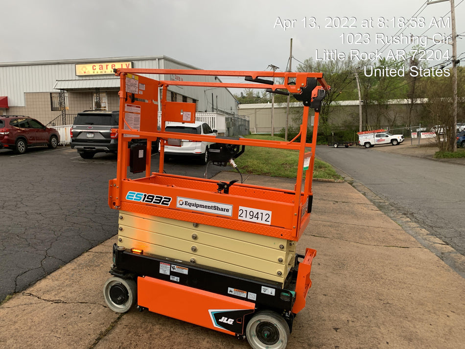 2022 JLG ES1932