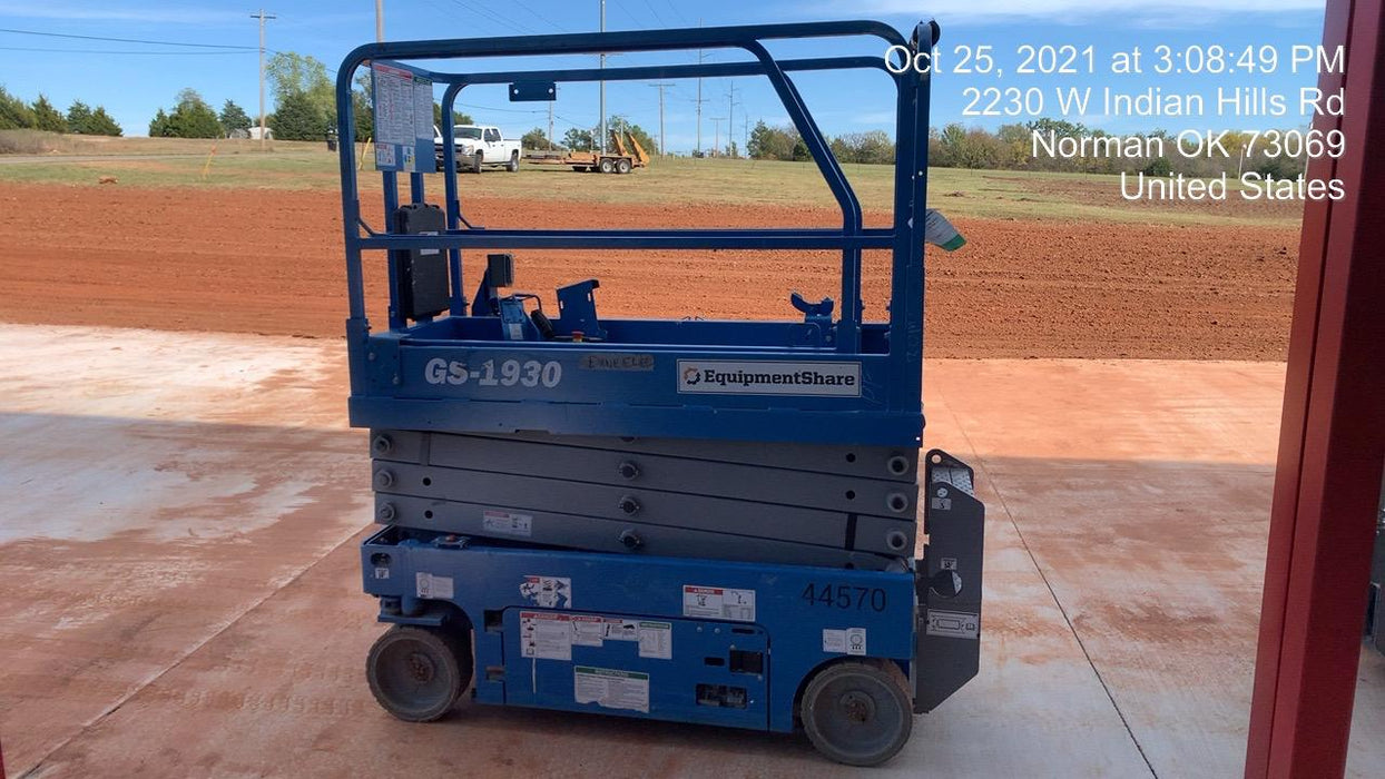 2019 Genie GS-1930 Fixed rails with chain Entry