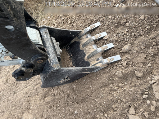 2025 TAKEUCHI 18" HD Bucket - Takeuchi