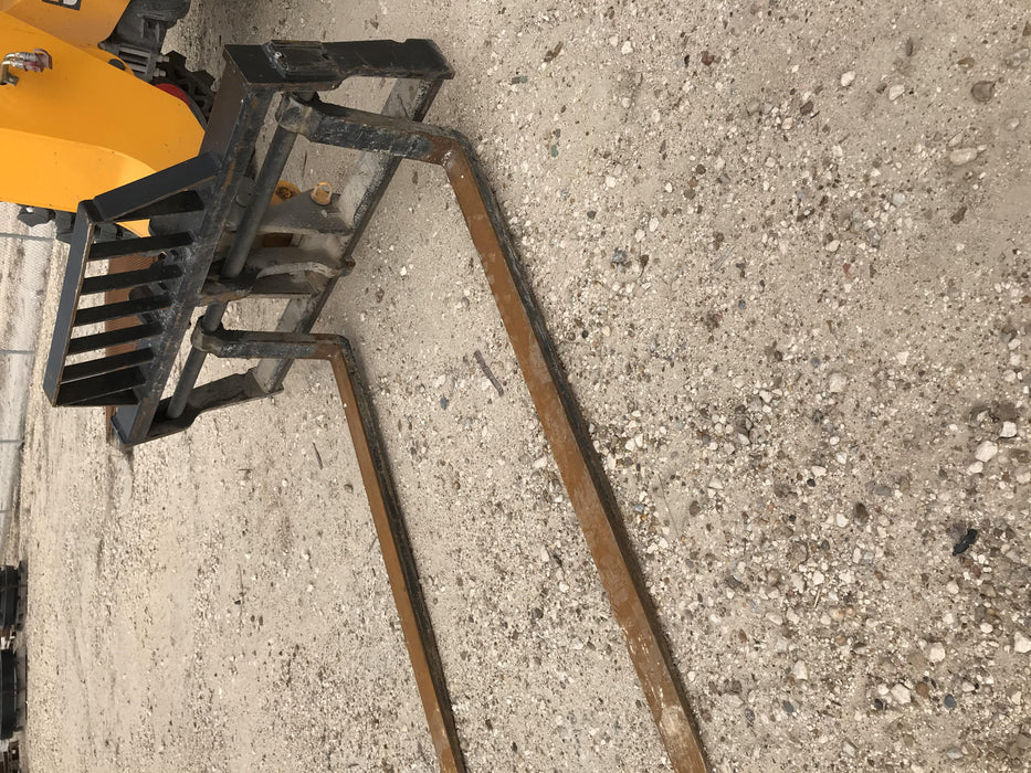 2019 JCB 509-42 Cab/Heat/Air, 74 HP, Solid Tires, STD Worklight, Beacon, Aux Hydraulics, Lifting Eye, Back up Alarm w/66" Carriage/60" Forks