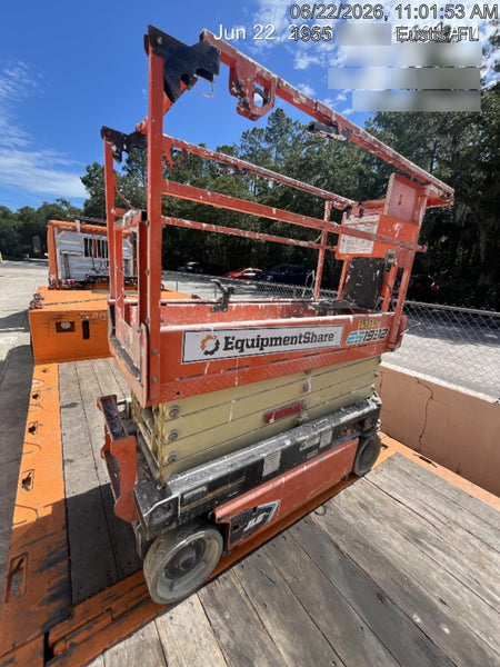 2021 JLG ES1932