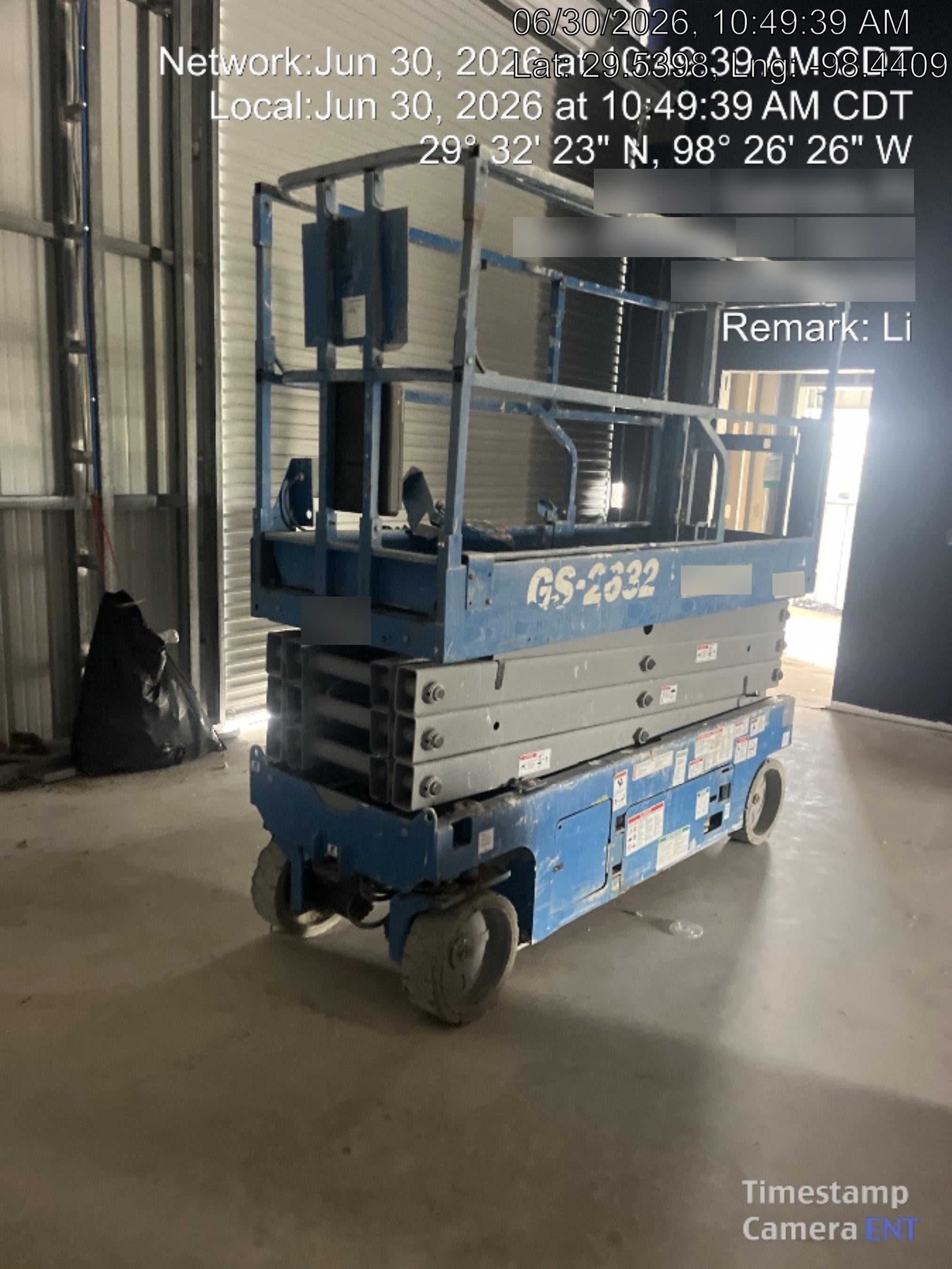 2019 Genie GS-2632 Folding rails with half height swing gate