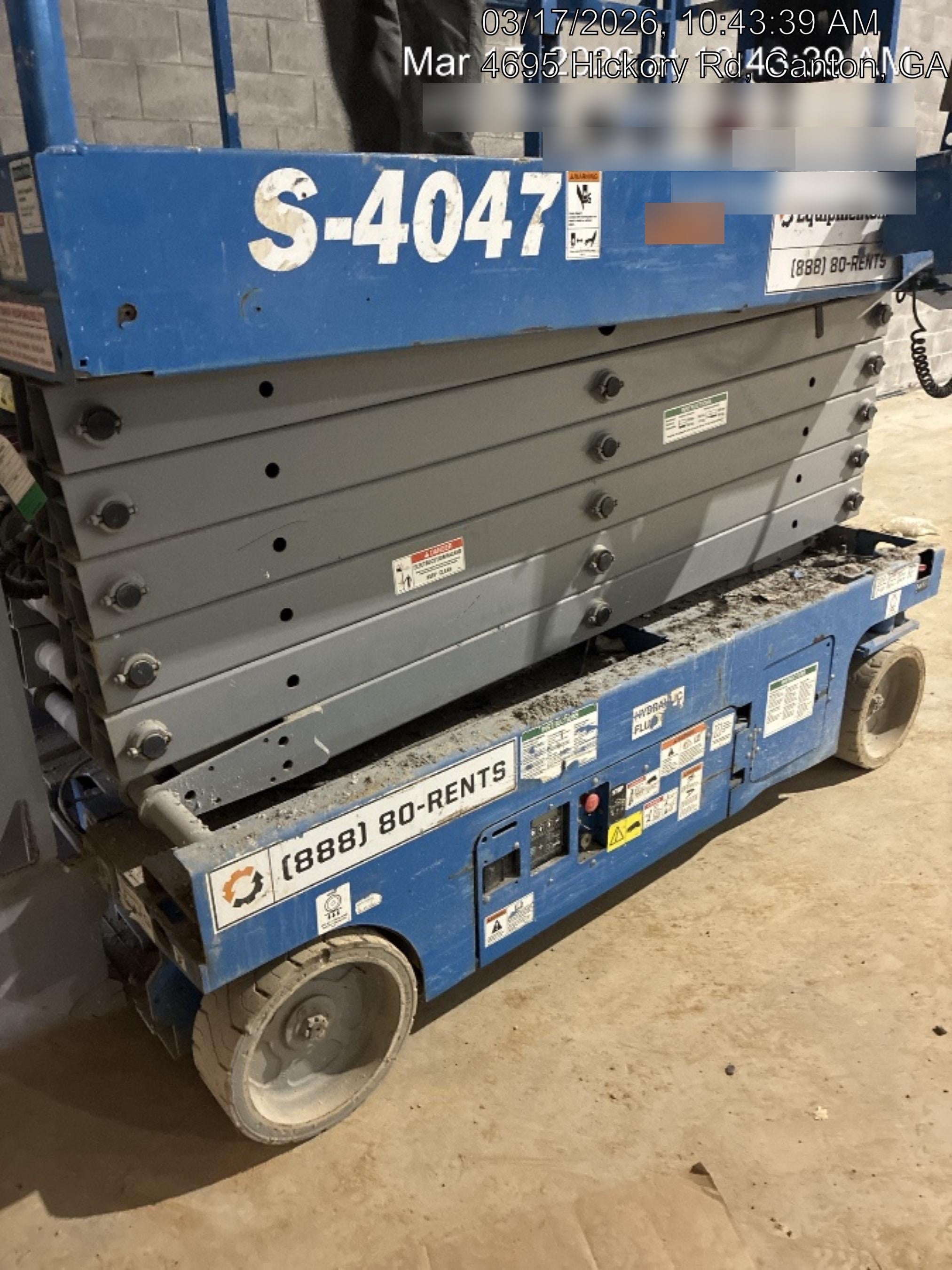 2019 Genie GS-4047 Folding rails with half height swing gate