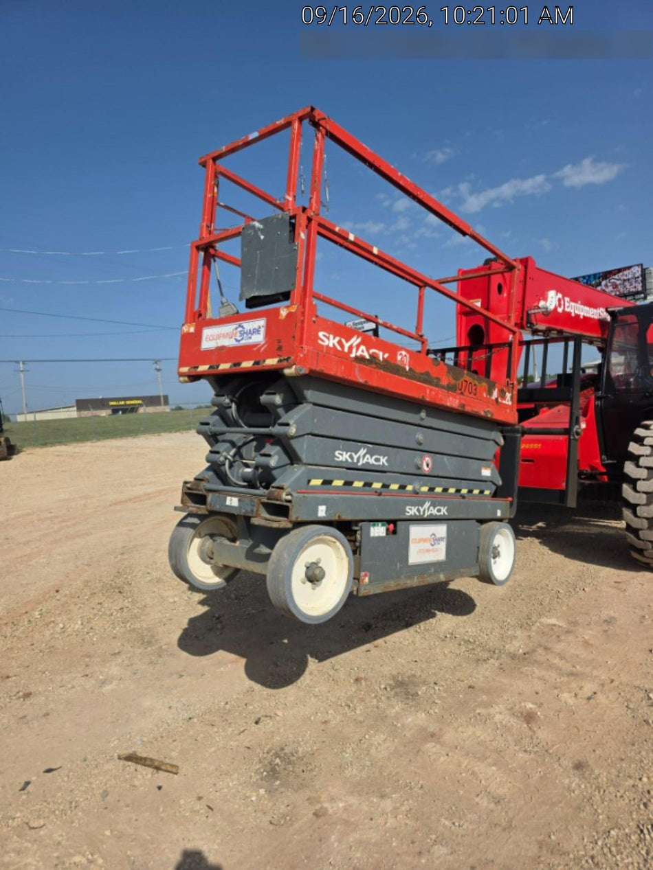 2015 Skyjack SJIII-3226 26' Electric Scissor Lift