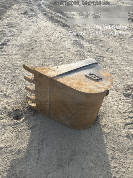 2025 TAKEUCHI 24" Bucket Takeuchi