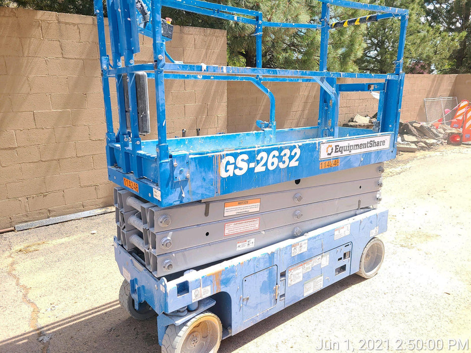 2020 Genie GS-2632 Solid NM Tires, Folding Rails with Half-Height Swing Gate, Beacon