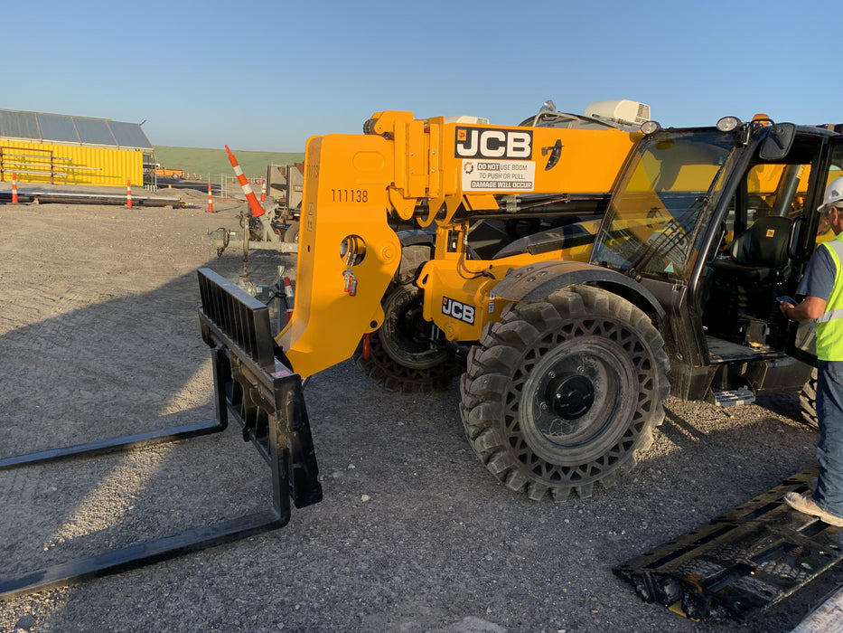 2020 JCB 509-42 Cab/Heat/Air, Solid Tires, Work Lights, Beacon, Aux Hydraulics, Back up Alarm, Lifting Eye, ES Decals