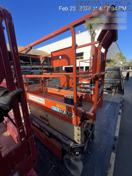 2021 JLG ES1932