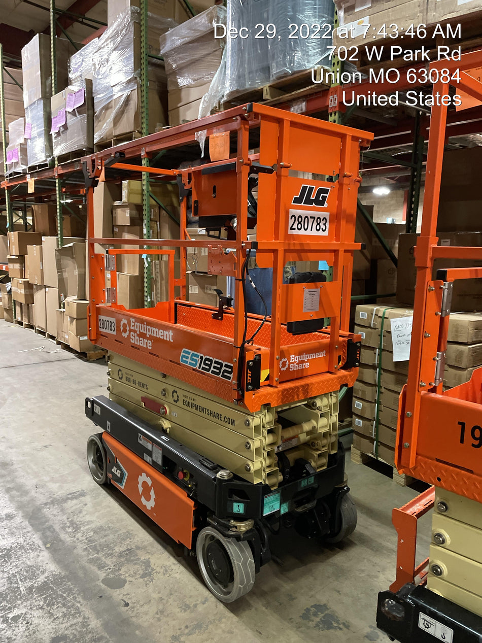 2022 JLG ES1932