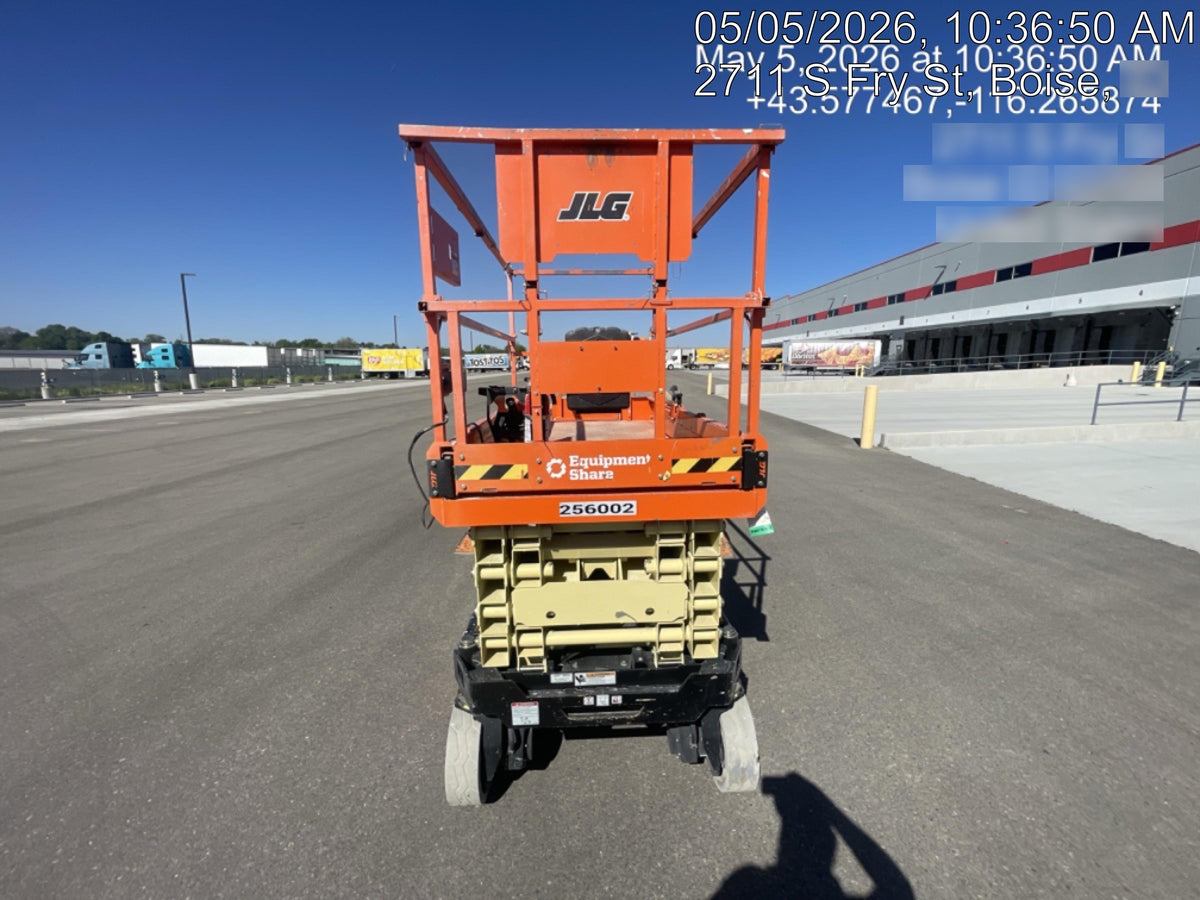2022 JLG ES3246