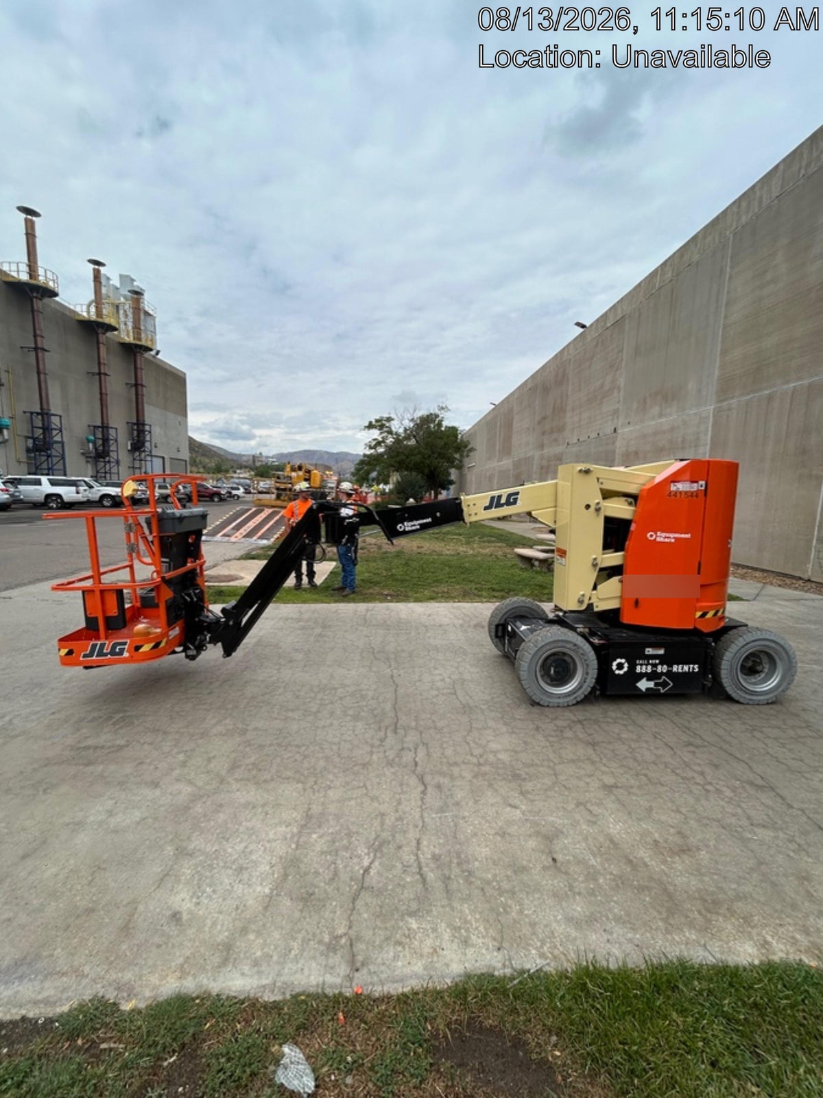 2024 JLG E300AJP