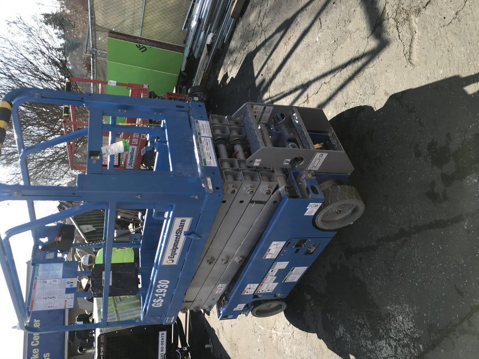 2019 Genie GS-1930 Half Height Swing Gate, 800W Inverter