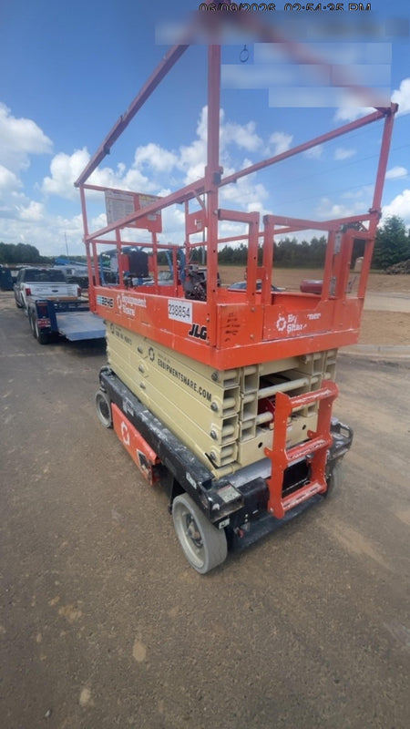2022 JLG ES3246