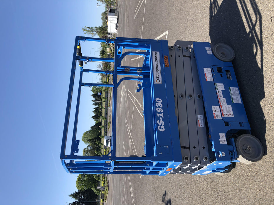 2020 Genie GS-1930 Solid Non Marking Tires, Beacon, Folding rails with half height swing gate, 800W Inverter