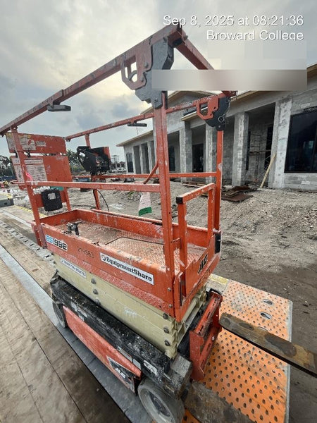 2022 JLG ES1932