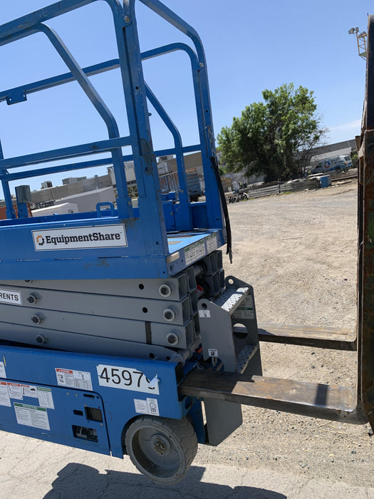 2019 Genie GS-1930 Fixed rails with chain Entry