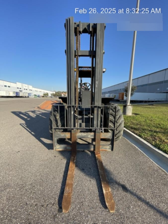 2023 CASE 588H