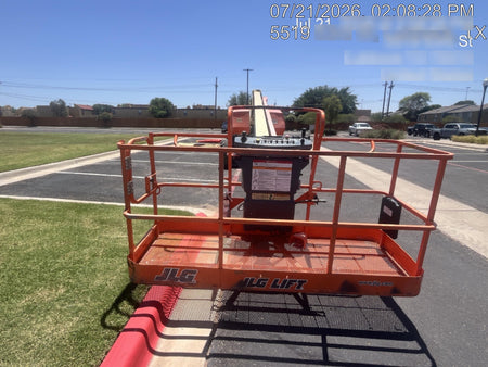 2012 JLG 800S