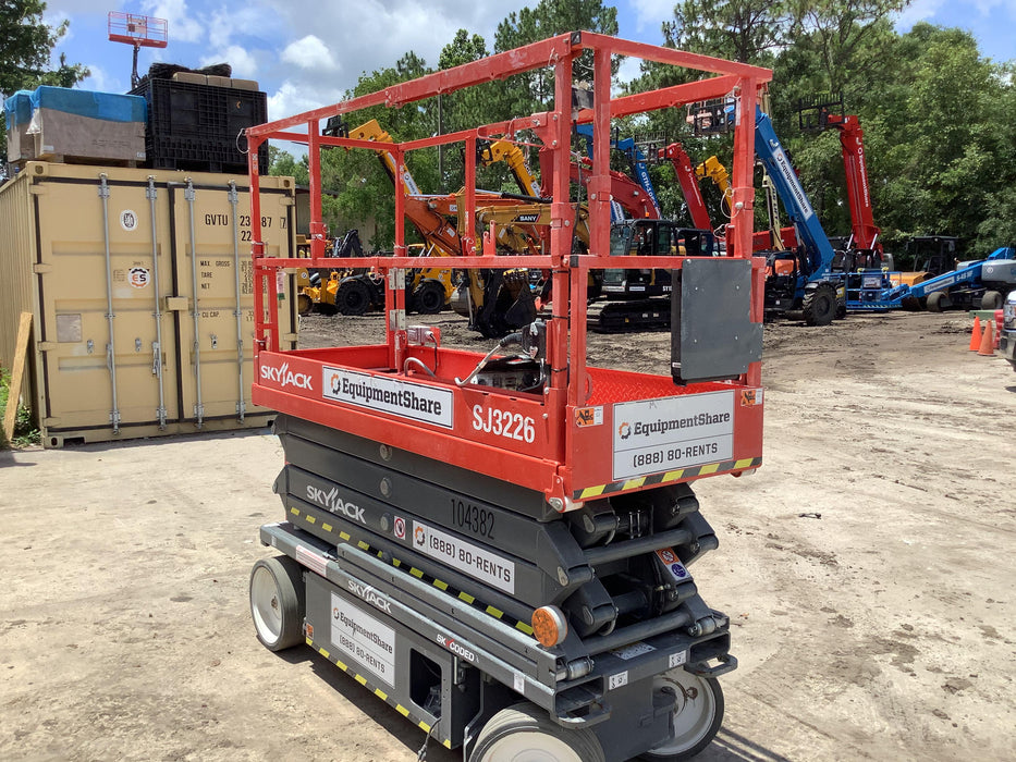 2020 Skyjack SJIII-3226 Solid NM Tires, Half height spring hinged entry gate, Dual Beacons