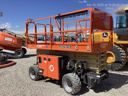 2023 JLG RT4069