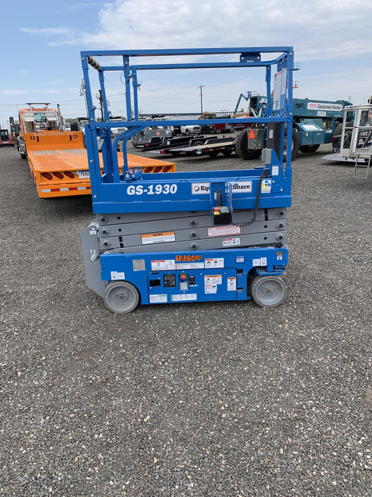 2020 Genie GS-1930 Solid Non Marking Tires, Beacon, Folding rails with half height swing gate, 800W Inverter