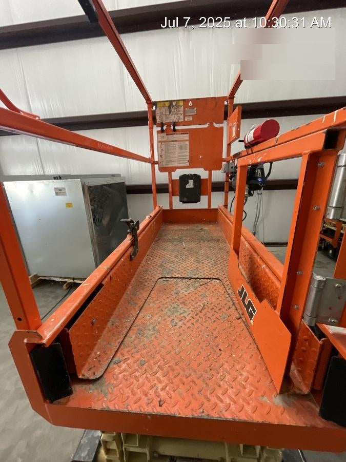 2022 JLG ES1932