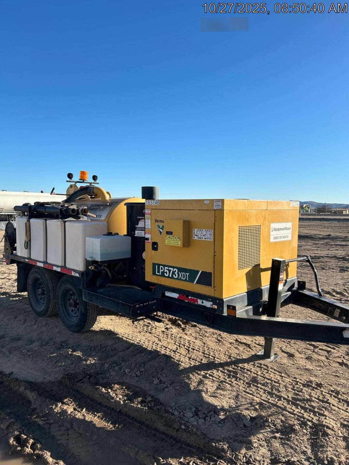 2021 Vac-Tron LP573XDT T4 Koehler Diesel Engine, 500 Gallon Debris Tank, x2 100 Gallon Water Tanks