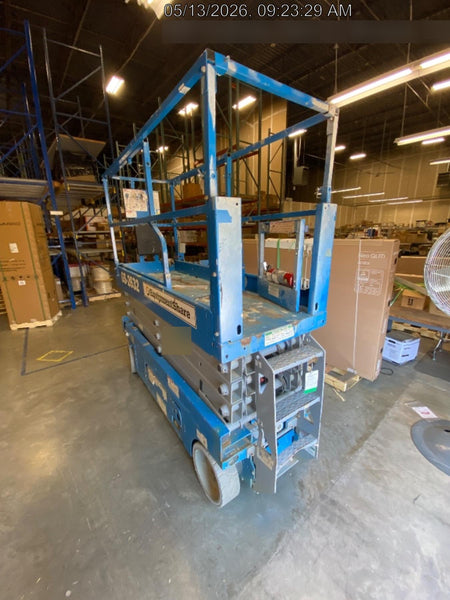 2019 Genie GS-2632 Folding rails with half height swing gate