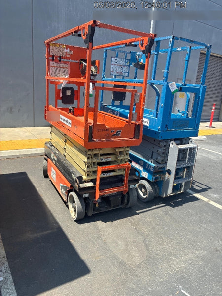 2022 JLG ES1932