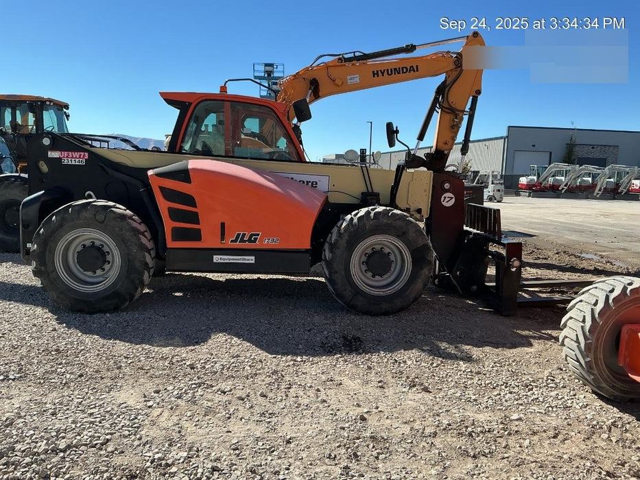 2022 JLG 1732